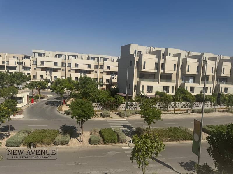 2 735949a5-48f2-48a9-8cf1-3537e013ce83. jpg