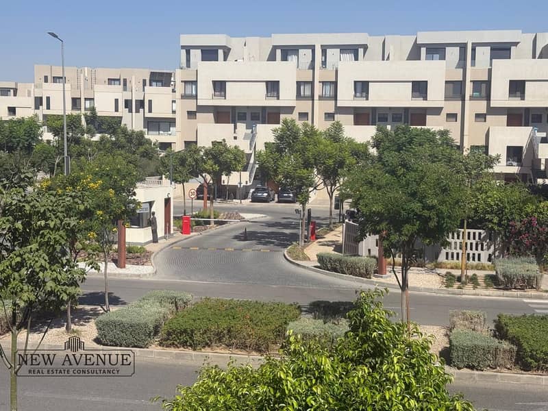 10 f1adb5ee-427d-4774-8f2c-8e7a49161baa. jpg