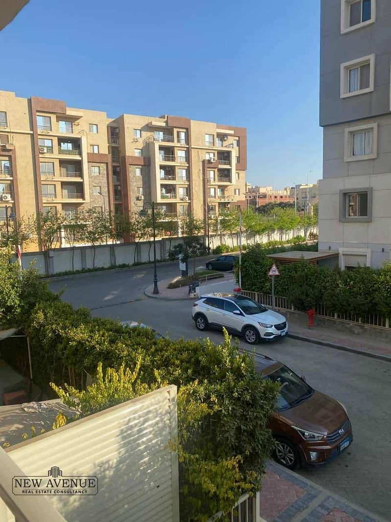 8 8470c2b4-de17-4231-9667-a79b86deb052. jpg