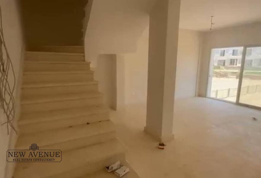 9 668f89eb-5471-4952-b1d7-58d766f32ec8. jpg