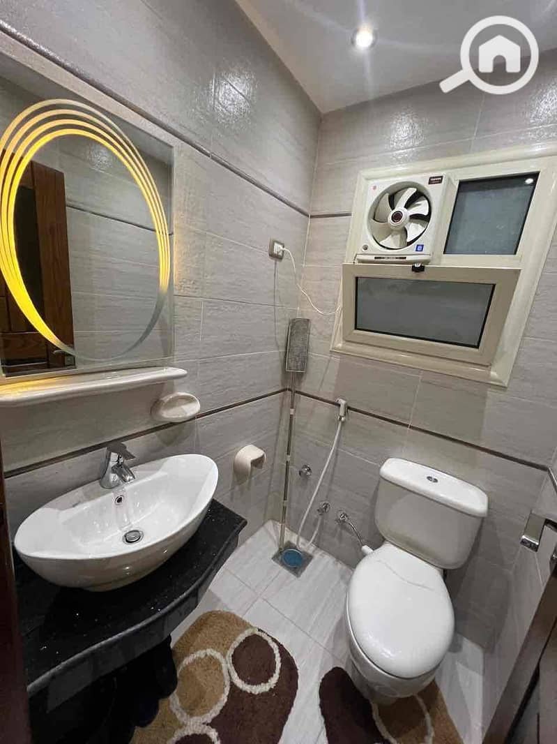 8 ccb9c19f-437c-4d35-8e97-ce783bae828b. jpg