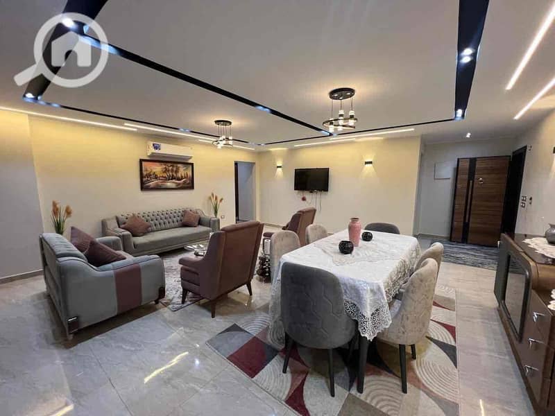 9 efc76d24-9e36-4a67-8a67-abafdcffdee4. jpg