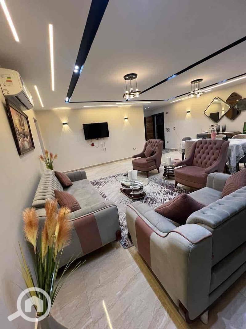 10 8376aa63-6375-4ed5-a3e7-8a5de3a9f601. jpg