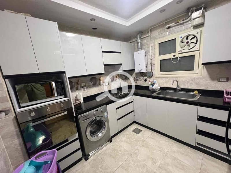 12 98c96b6f-4da5-4bba-984c-e5120287785c. jpg