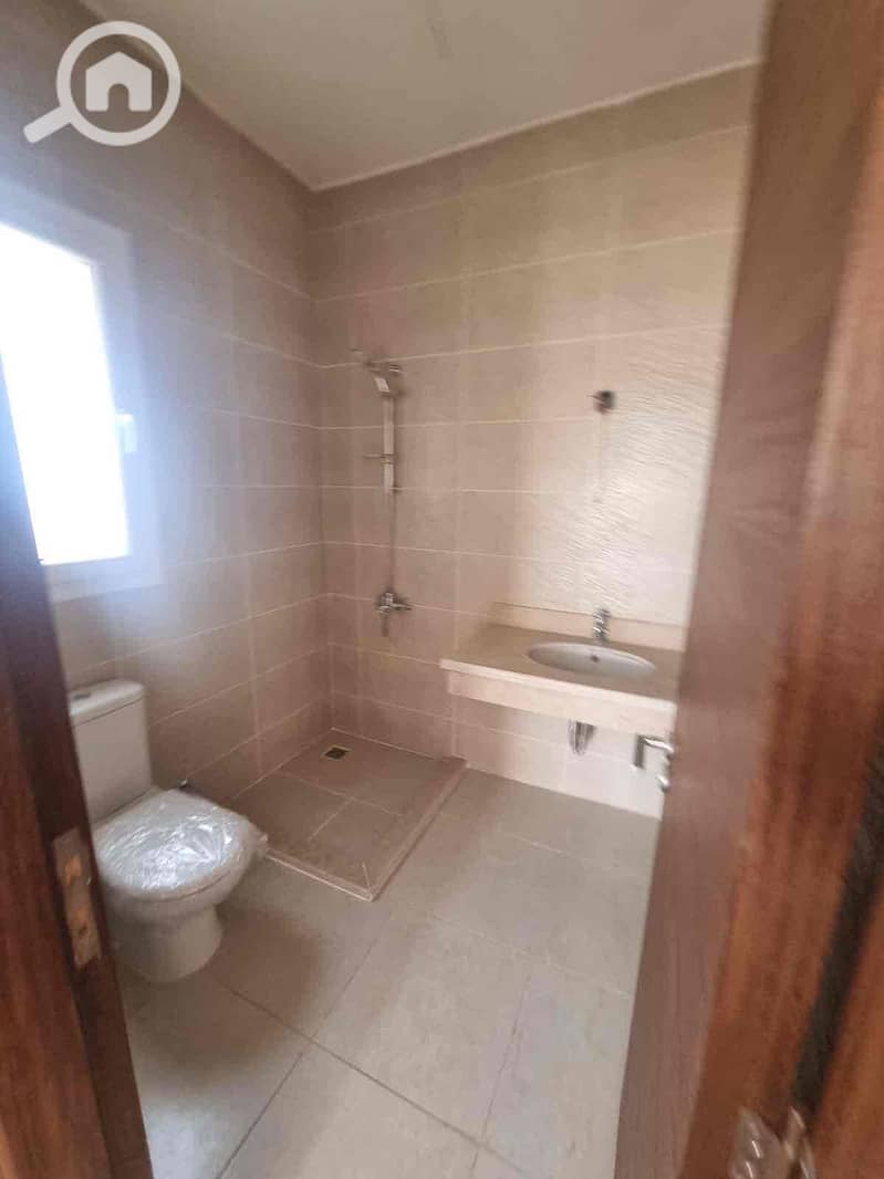 6 bd58a47d-02b0-4761-8ddf-49911a37def8. jpg