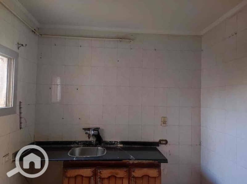 10 a7fdd951-59c8-434f-a3b2-020a63e0732f. jpg