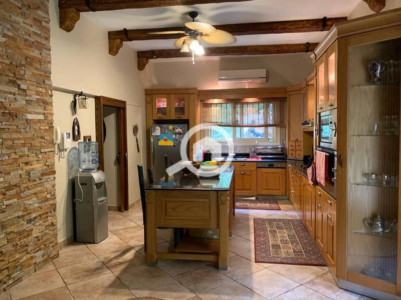 6 0c271b4d-9a33-4873-9dbe-f02f302e046b. jpg