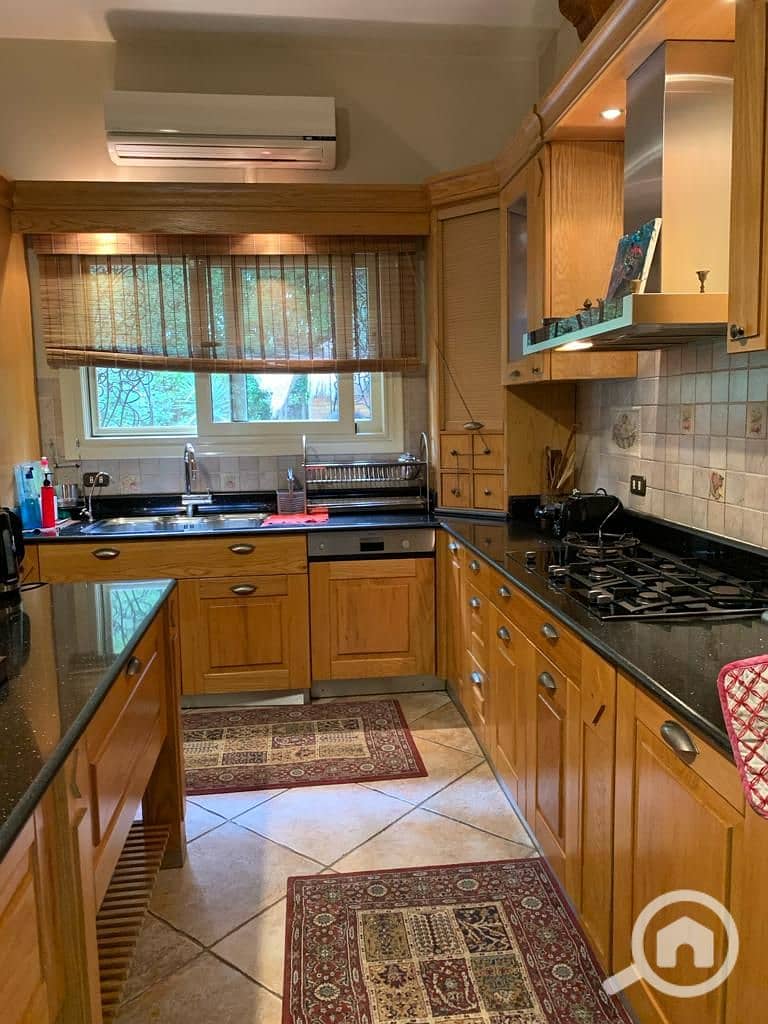 8 5752d42b-38dc-457a-aa5a-c0d55662c063. jpg