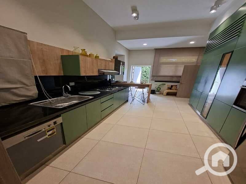 5 4292d5db-1b50-40f0-ae65-b9202f574176. jpg