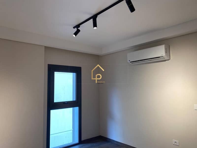 6 WhatsApp Image 2025-12-21 at 2.53. 38 PM (1). jpeg