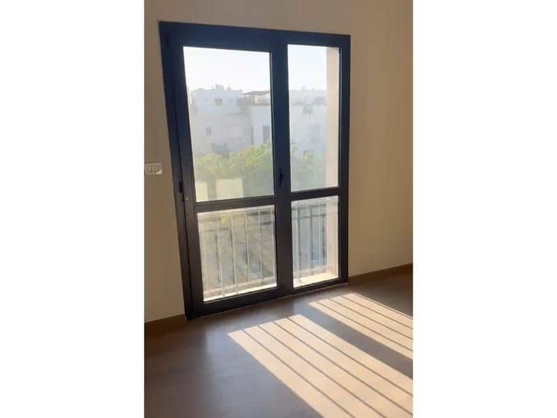 2 6ef0a2d1-f08c-43bc-a67b-800362de7191. jpg