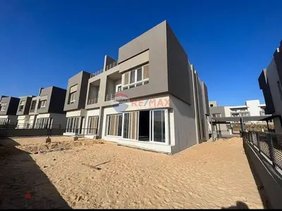 Twinhouse with prime location in Etapa -RTM