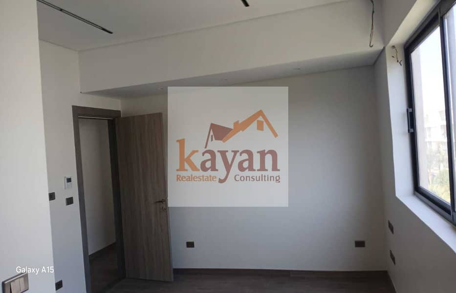 5 725c068d-01be-47d7-aa7f-c011f32ecd97. jpg