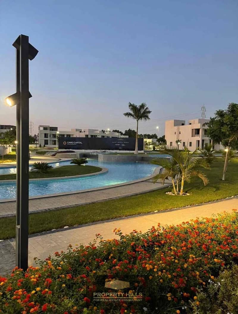 16 efc9325a-44a7-4bfc-b13a-8a295d3829d0. jpg