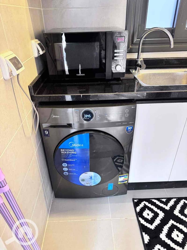 8 a3173e5d-7829-4c57-8adc-1f1c1898fa0d. jpg