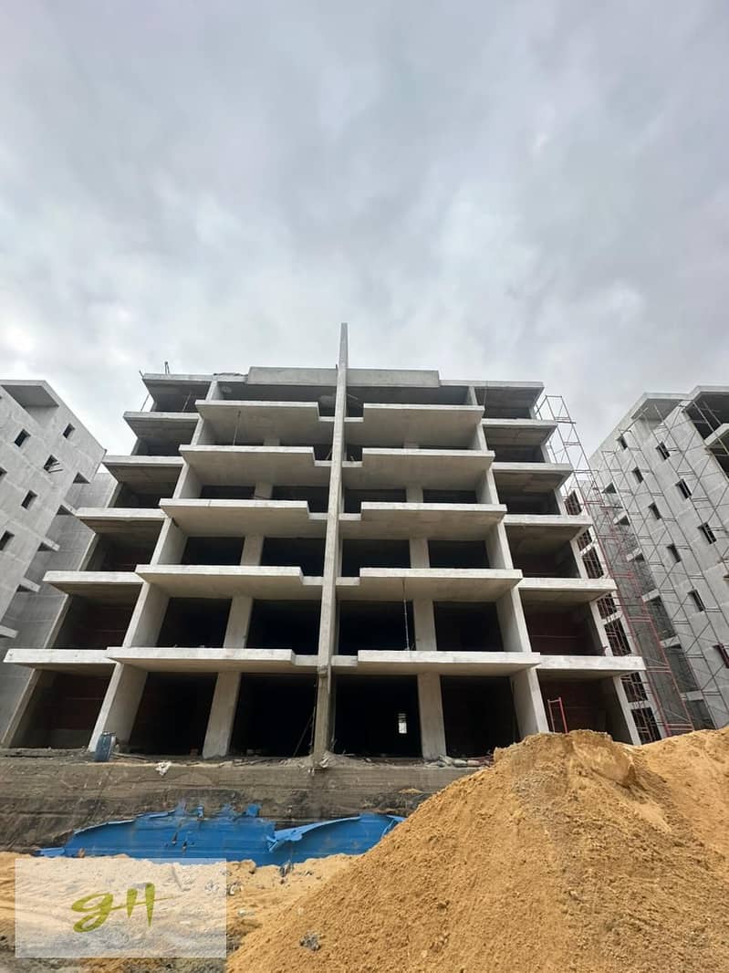 12 52475b95-3207-4121-b0a9-5a3086f816dc. jpg