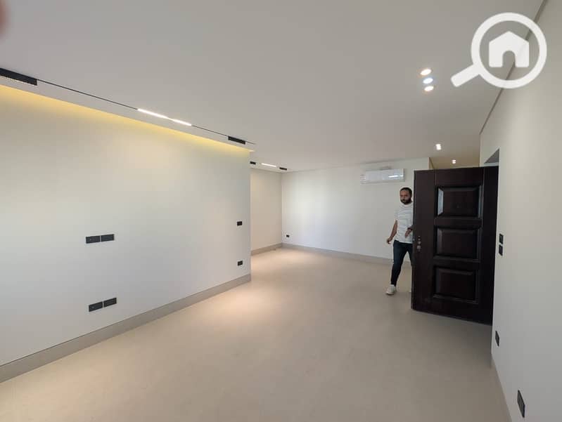 7 4d65a6f4-9384-4e0b-8c33-59032c80da6a. jpeg