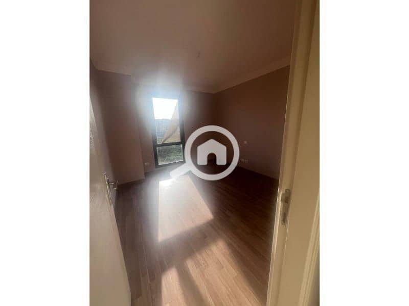 3 6e6f18b7-634b-4d78-9da5-94d3d9ac8e19. jpg