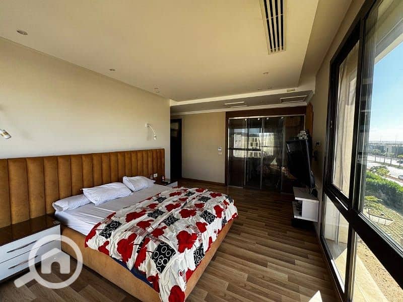 8 b2cc9008-5552-464b-9787-3689d348f04f. jpg