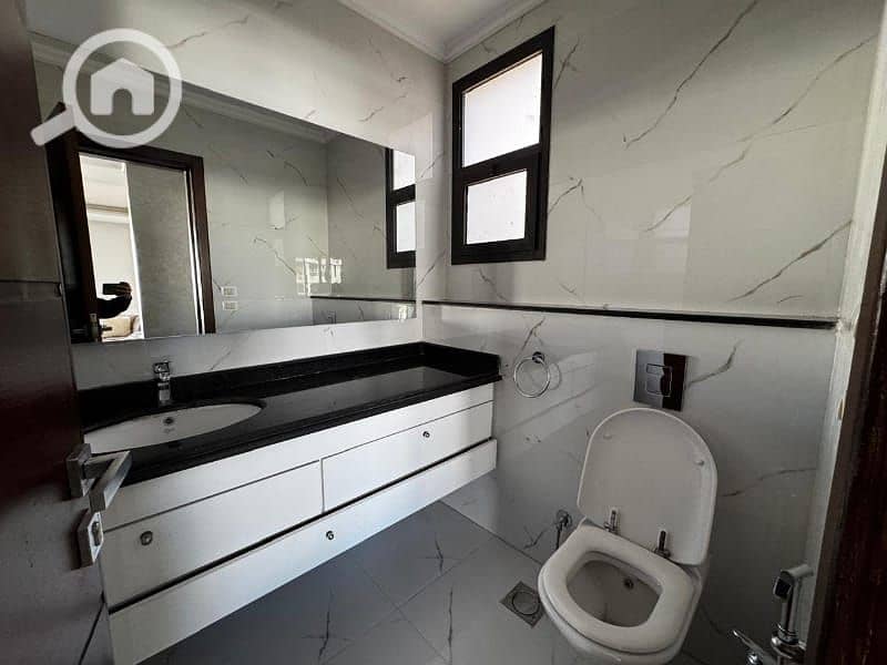 17 a140877c-4a97-46d6-b038-06e0d53d941c. jpg