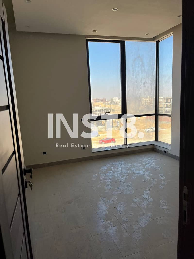 4 6922dd3b8ecd3_WhatsApp-Image-2025-11-23-at-12.29. 53_fc073ee0. jpg