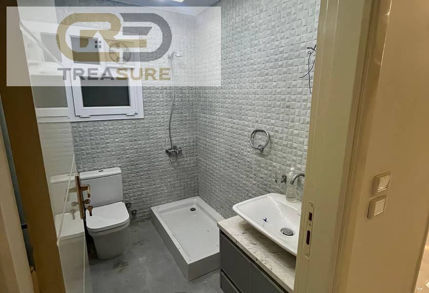 12 a68578fd-cf3c-42f0-9dc0-c0736e42533d. jpg