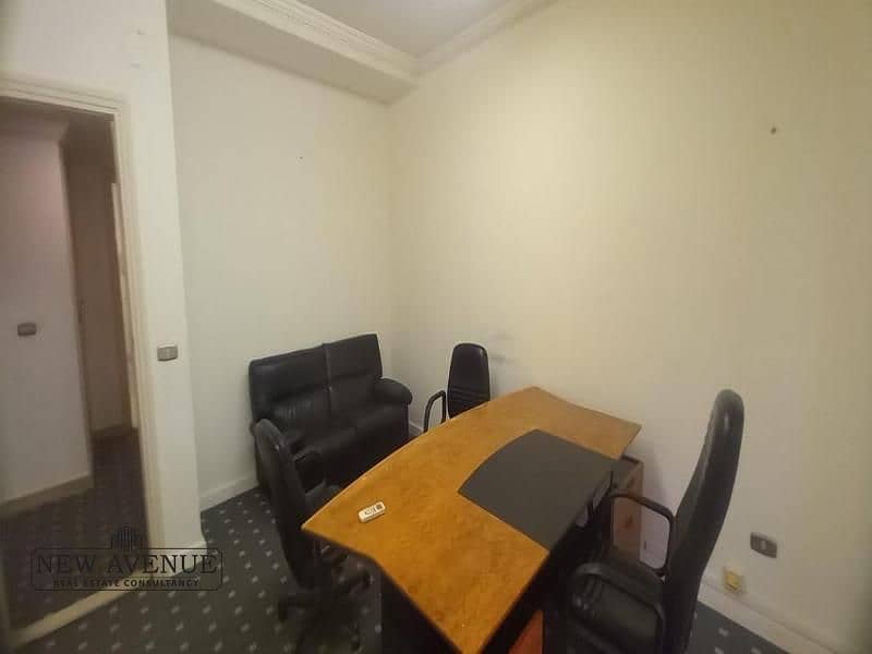 2 5a5e71f7-e0cc-4a8d-9195-0adf4de3b4d1. png