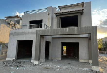 5 Bedroom Villa for Sale in 6th of October, Giza - 63d37838-e654-4465-9928-31436cfe023f. jpg