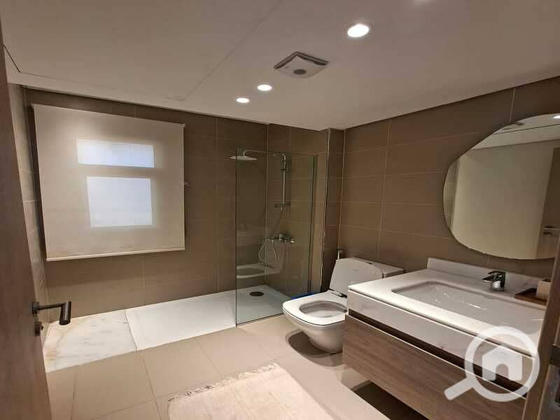 4 0ca6d1b8-4a28-4cc5-8b74-82a279b8a2c2. jpg