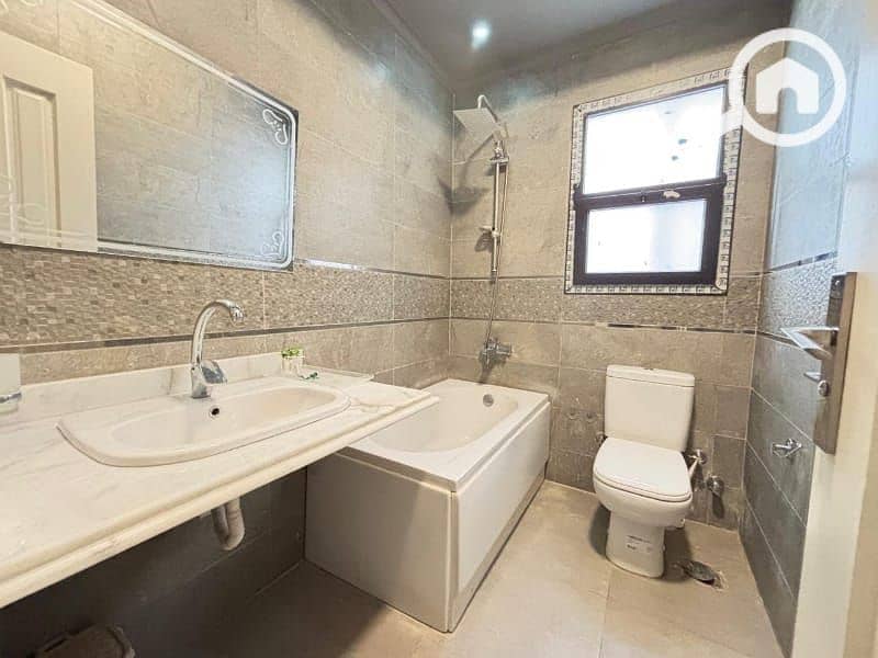 11 be866fbe-a5b1-44da-8305-f121565d47b5. jpg