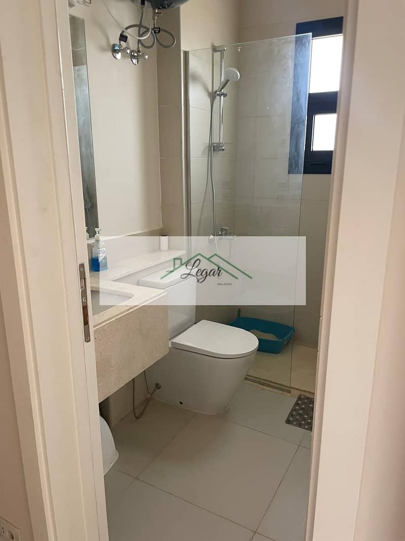 8 905451ad-9ec9-4b5d-a5d8-304da36681c7. jpg