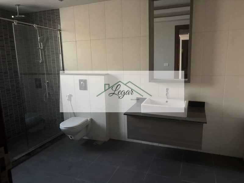 9 51e9f95d-b202-4212-b51f-f95daff6a48b. jpg