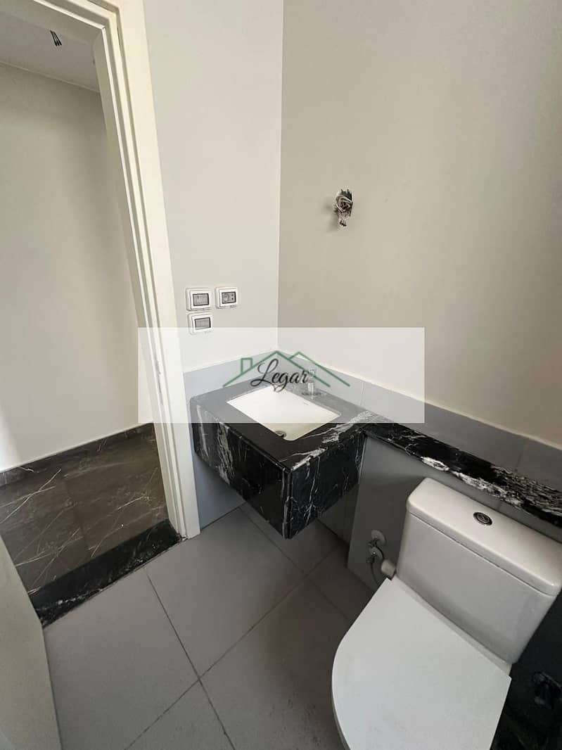 9 e3db12ad-5411-4ec4-83e5-01500502366c. jpg