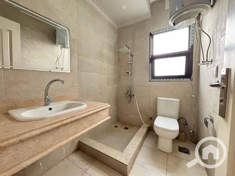 9 fe6bbcf1-f2be-4a9a-8193-cf7cb105fbeb. jpg