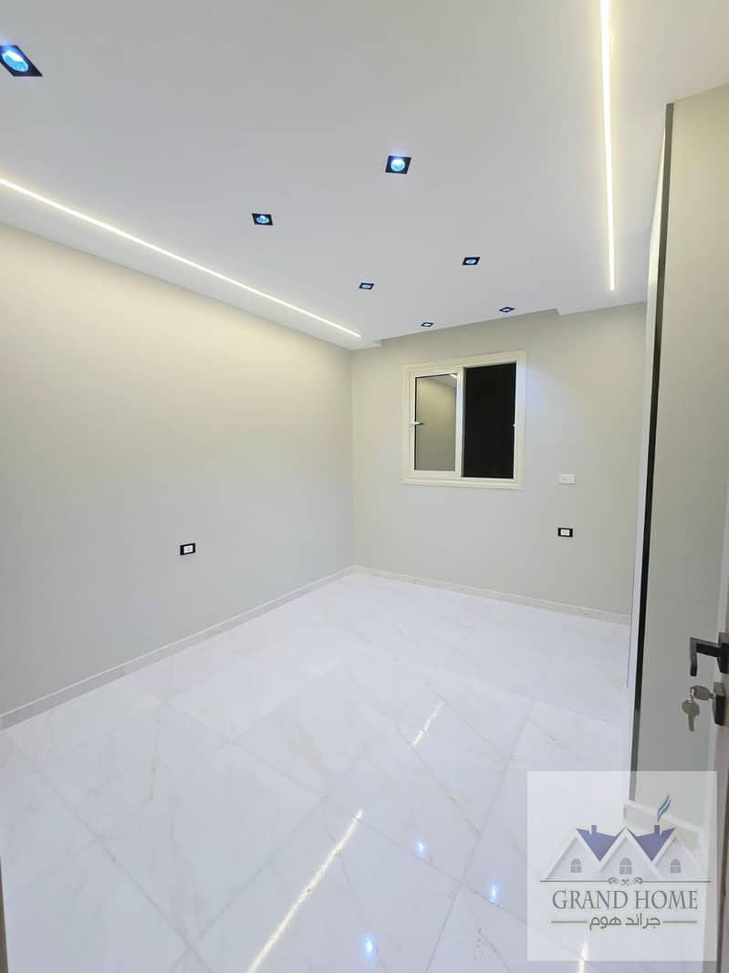 10 d252d259-c70f-434b-b0be-1b0f1ebe10be. jpg