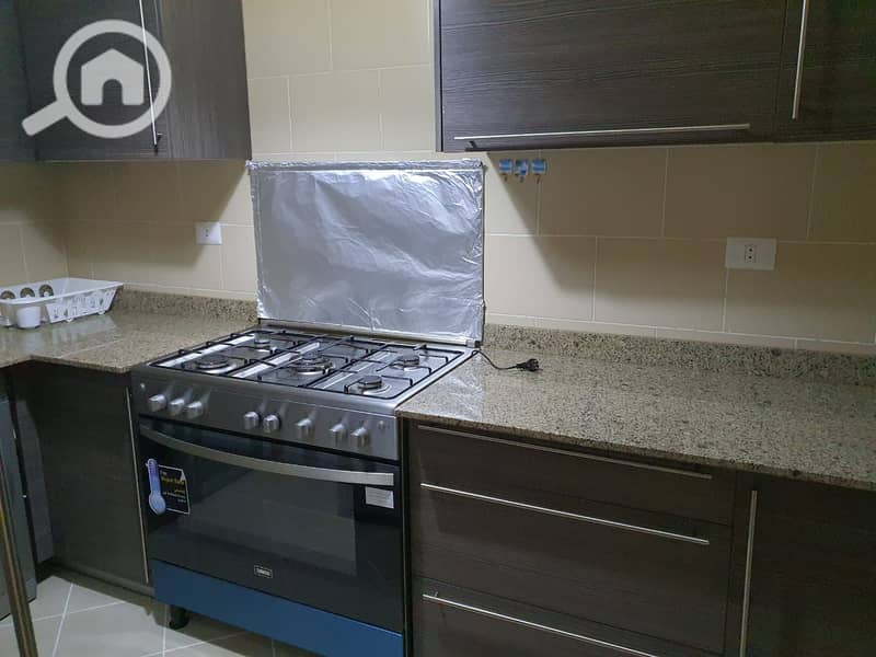 10 841e9ccd-1790-4b88-b787-b9b1ea90b314. jpeg