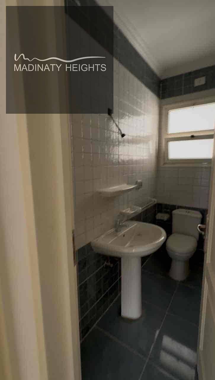 8 4938f8b8-e8dc-4215-99b1-2857f71e1fc4. jpg