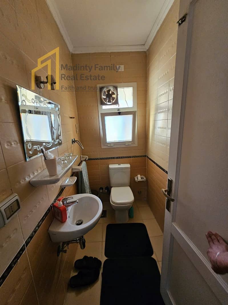 5 265546bb-e7e4-487e-a1cd-02d5779216d0. jpg