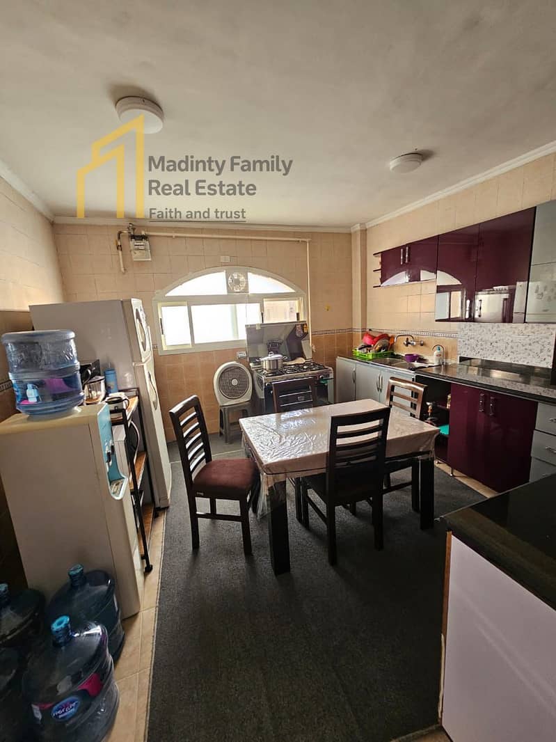 7 c8a31e1d-c158-4a12-a3db-d1485bd1a880. jpg