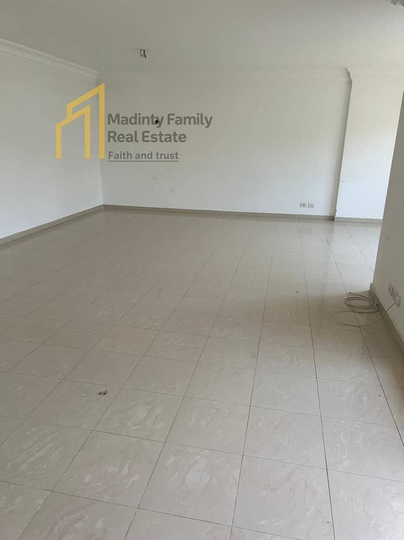 5 64866b97-2680-4b46-954c-279d4bc2ae20. jpg