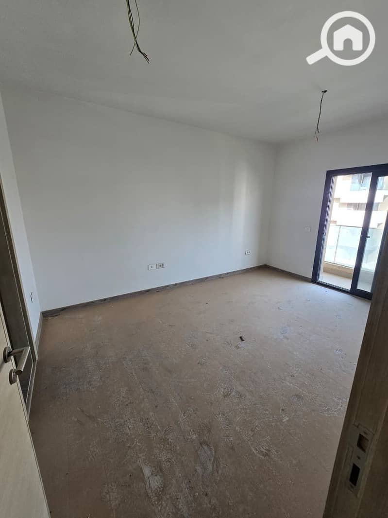 10 b9e8d423-896b-4072-a847-6d91513f8e07. jpeg