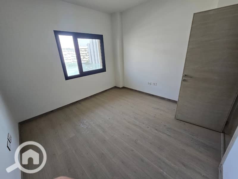 11 d890f9ca-1a0d-492f-ac43-799b95577ec2. jpeg