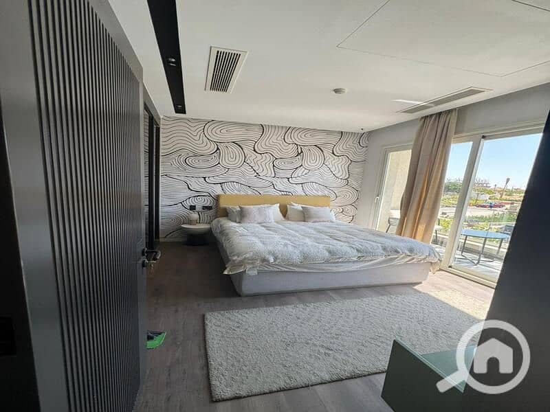 4 763446e8-2336-4070-aa70-e4fc1a87a78d. jpg