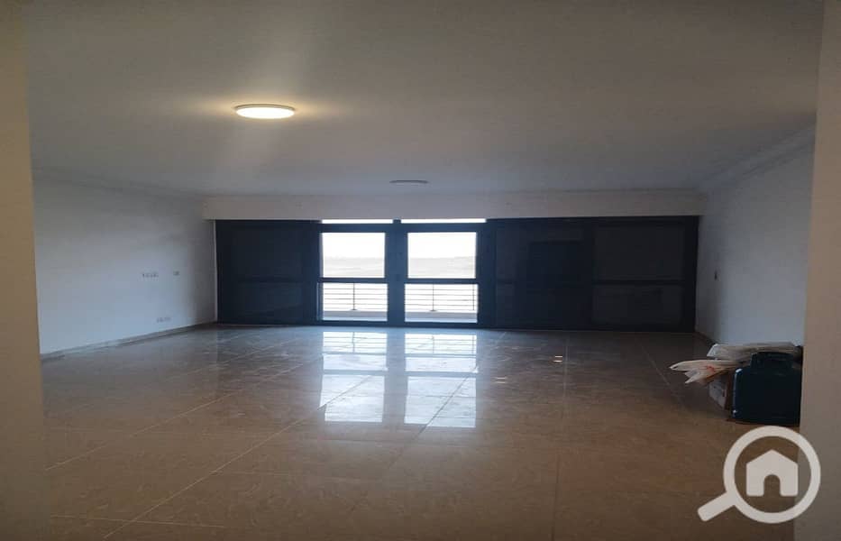 6 9c164a7d-ee49-42bc-8252-c9dcb25c5091. jpg