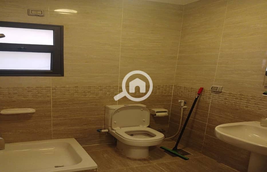 12 1a33dc6c-c1cd-42ee-b04b-b32ce0fae75b. jpg