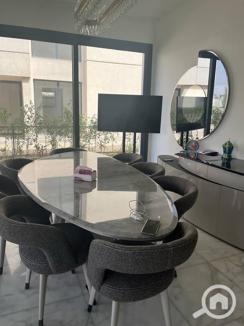 6 20e4e270-cd68-4725-984f-e3e98d559c50. jpeg