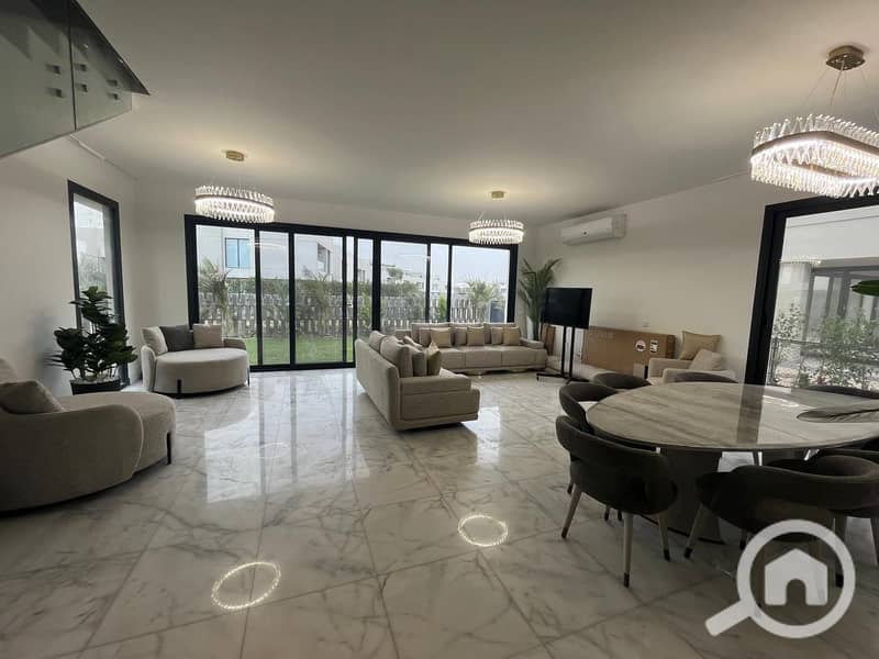 11 73b92b87-80bc-403b-b2ba-a2ab9246969b. jpeg