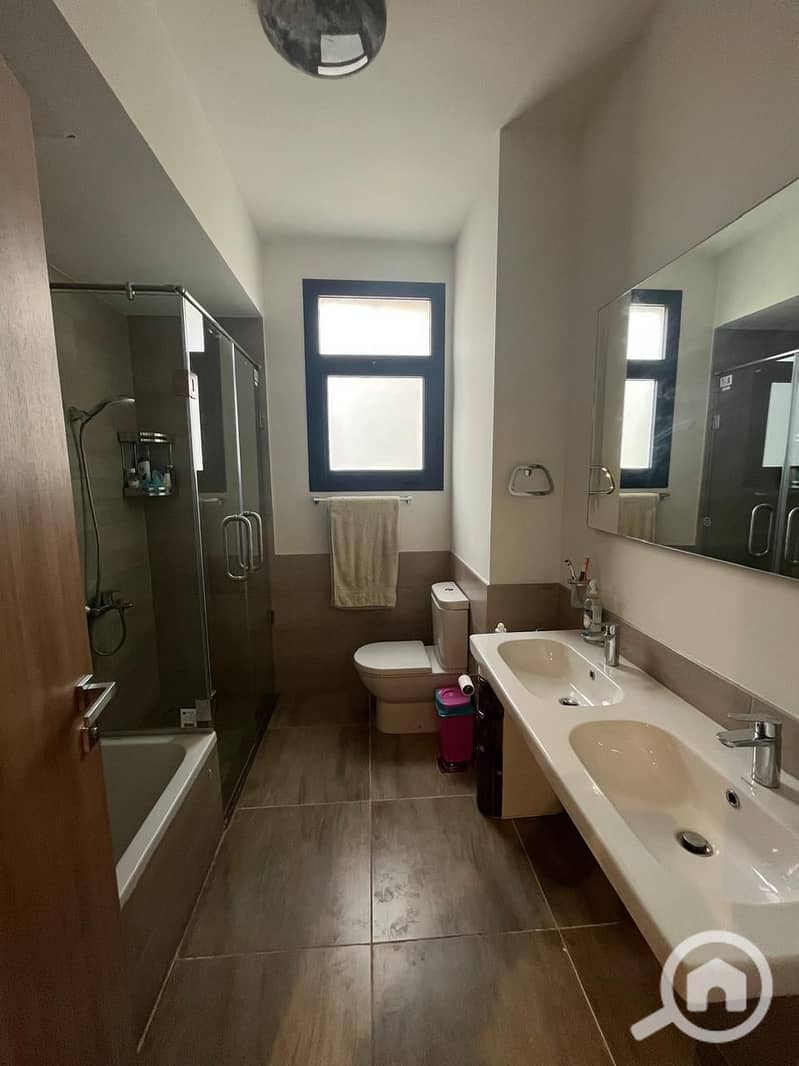 15 4dab9b97-530c-41e6-9b5a-de5d9256a161. jpeg