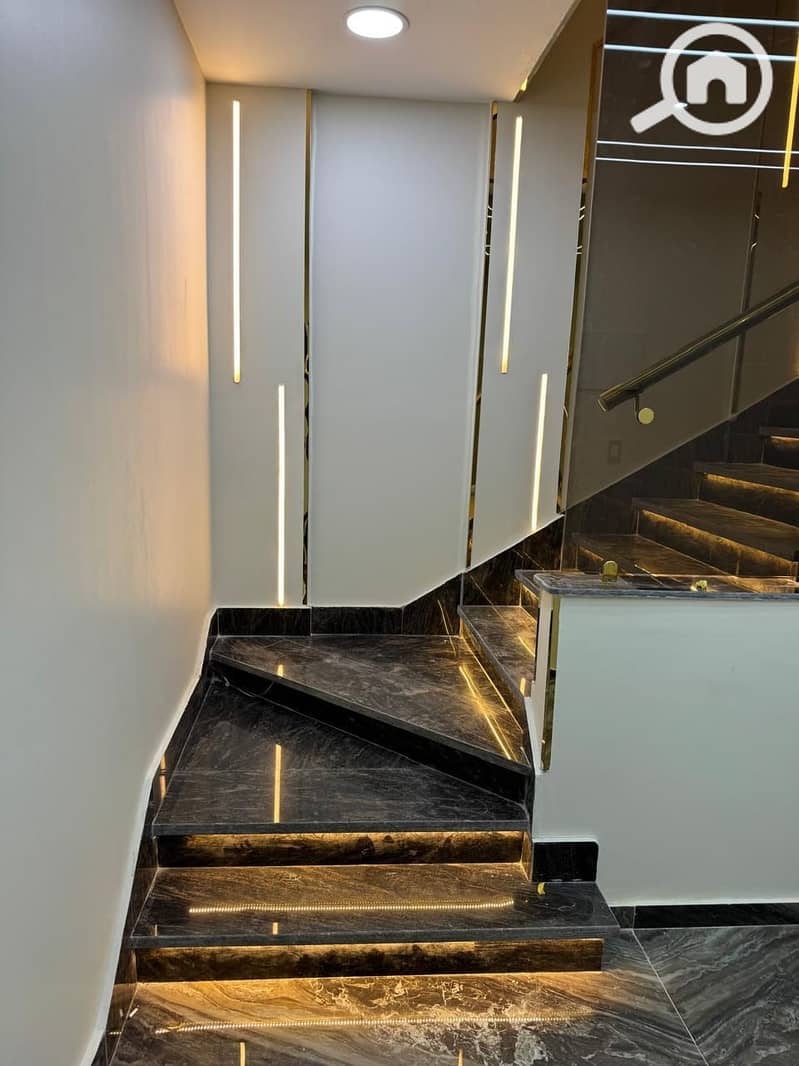 14 373287b8-990d-454a-b2df-d4ac8af22c5b. jpg