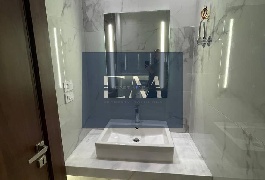 8 022588a1-ad8b-42b6-a8ab-6244d1c47037. jpg